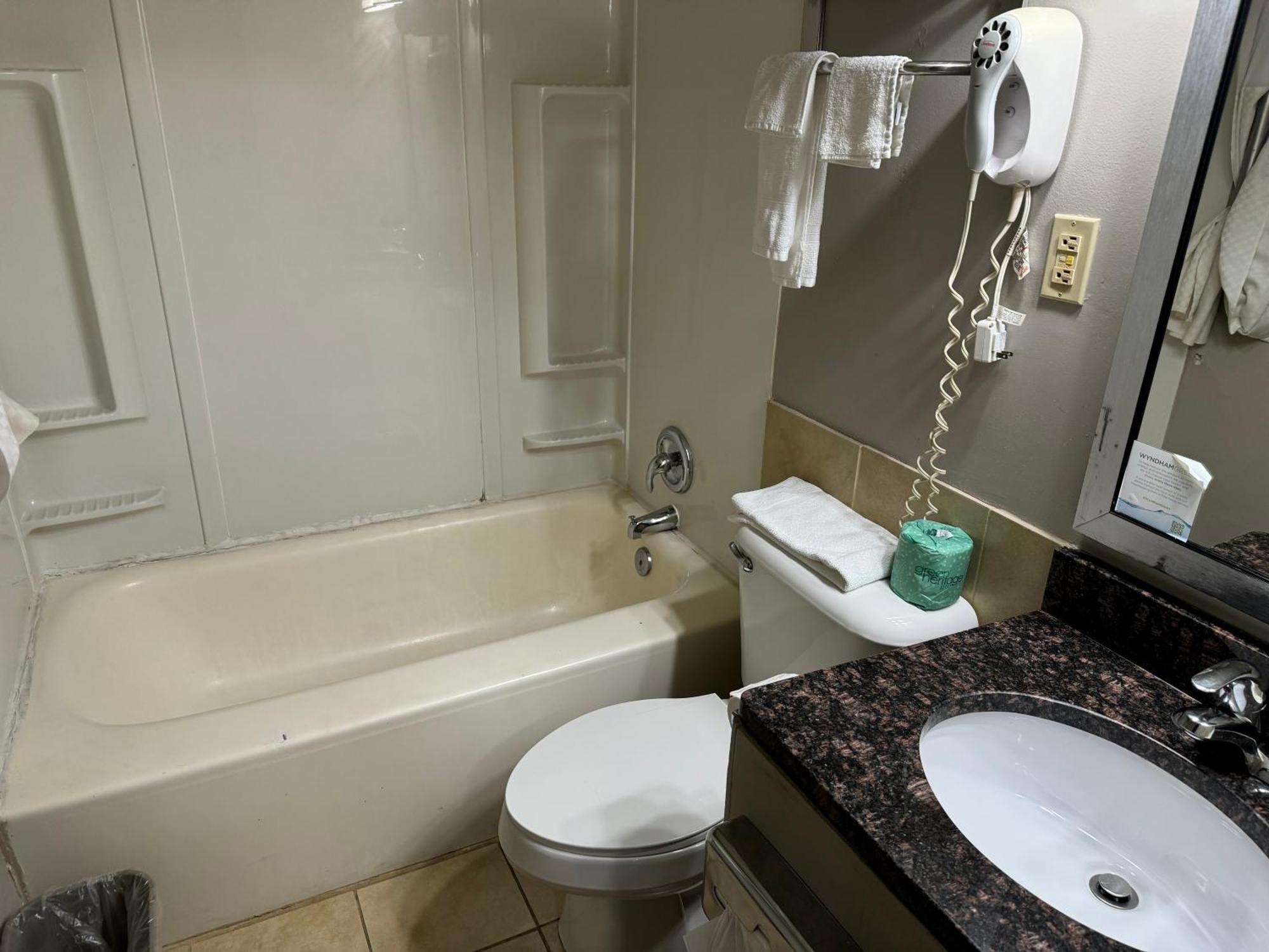 South Ridge Inn North Ridgeville 외부 사진