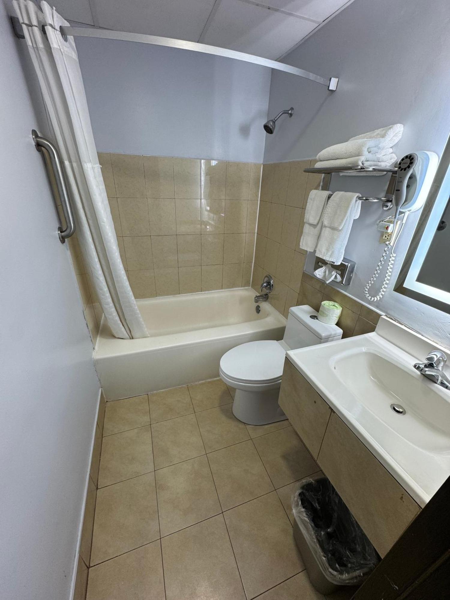 South Ridge Inn North Ridgeville 외부 사진